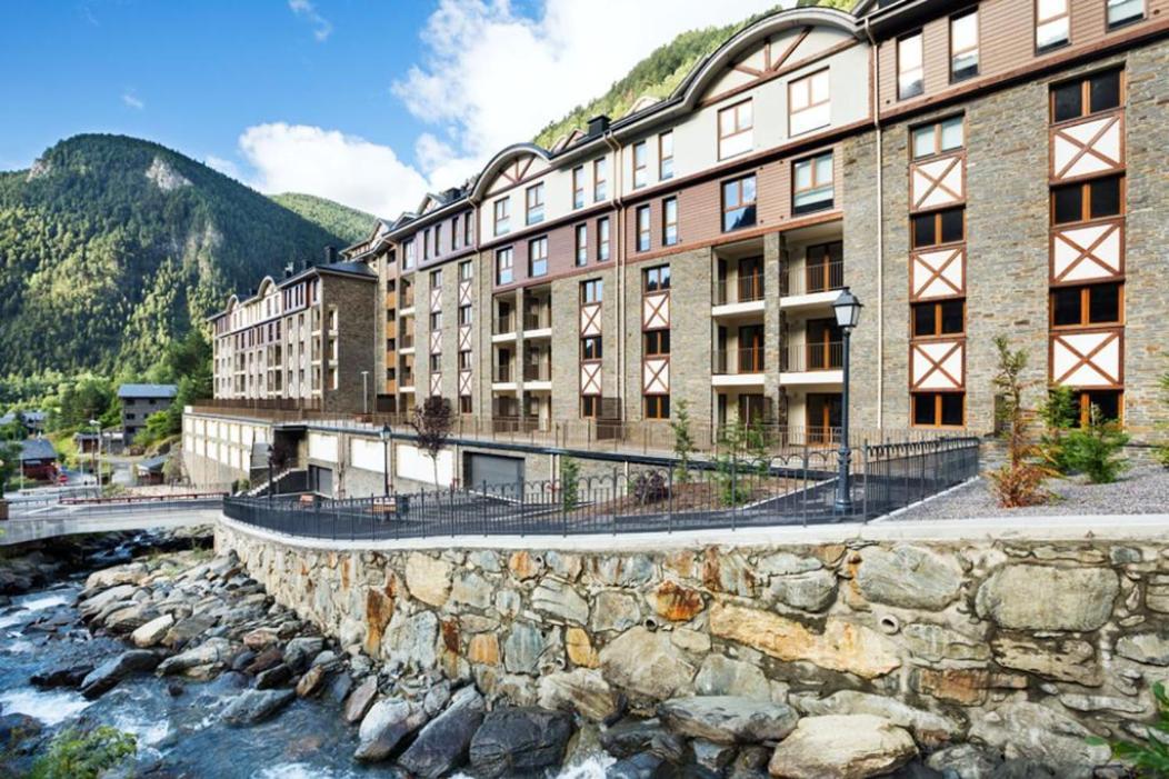 Ribasol Ski Park 5 Pers, Max 4 Adultos Mas Ninos Arinsal Exterior photo